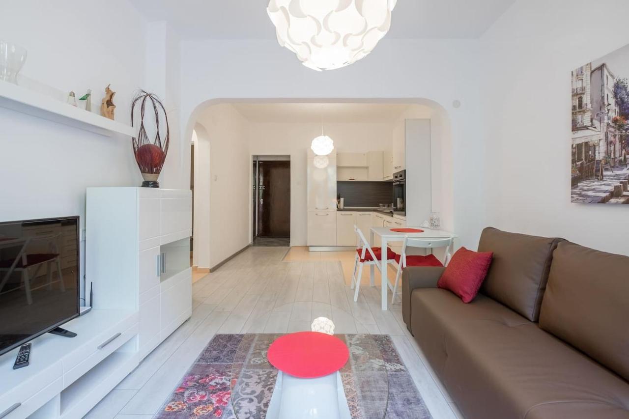 Your Perfect Place To Stay On Vitosha Str Apt Szófia Kültér fotó