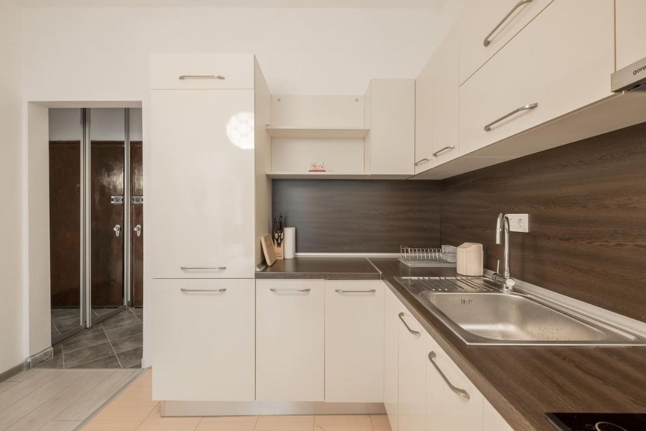 Your Perfect Place To Stay On Vitosha Str Apt Szófia Kültér fotó