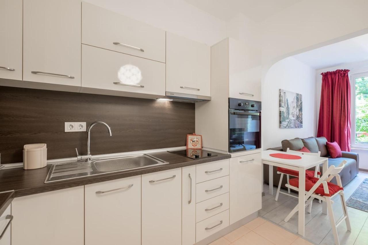 Your Perfect Place To Stay On Vitosha Str Apt Szófia Kültér fotó